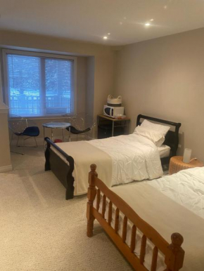 Toronto downtown Woodbine beaches private cozy room